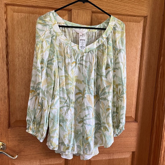 Lauren Conrad beautiful! V neckline blouse